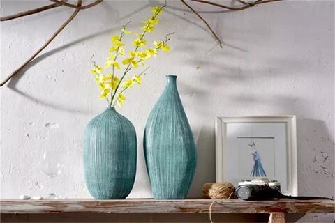 Tips for arranging flowers in glass vases