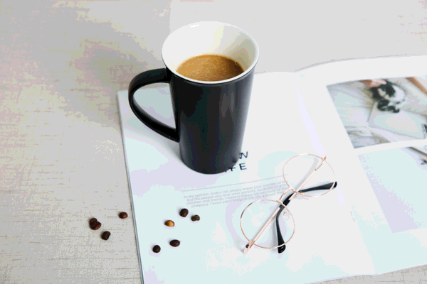 Was für eine Tasse liebt man mit Trinkwasser?