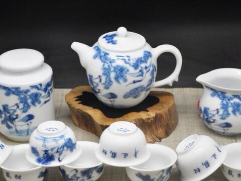 s a ceramic collector, do you know the types of ceramics in Jingdezhen