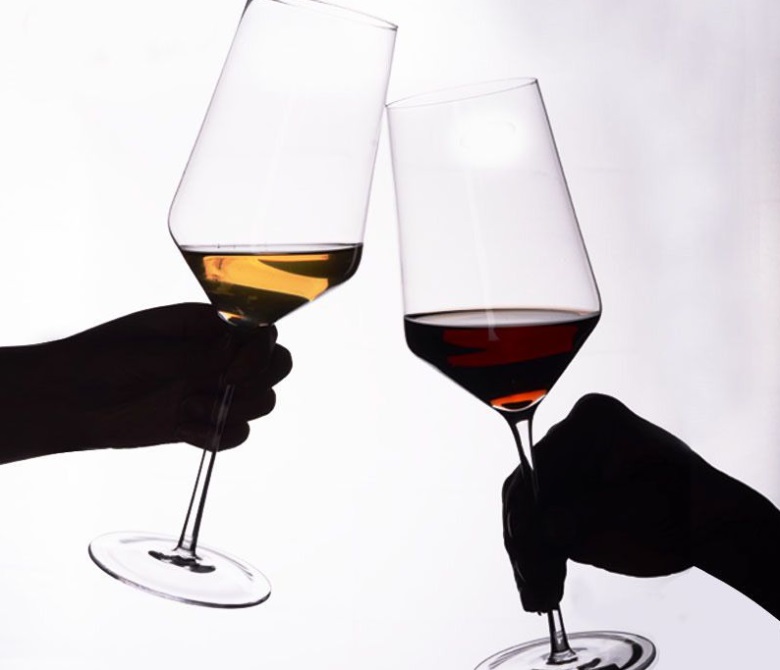 Qu'est-ce que les amateurs de vin doivent savoir sur le verre à vin? Cid = 3