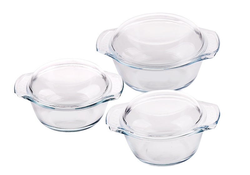 The multifunctional borosilicate casserole is a perfect kitchen helper for your home