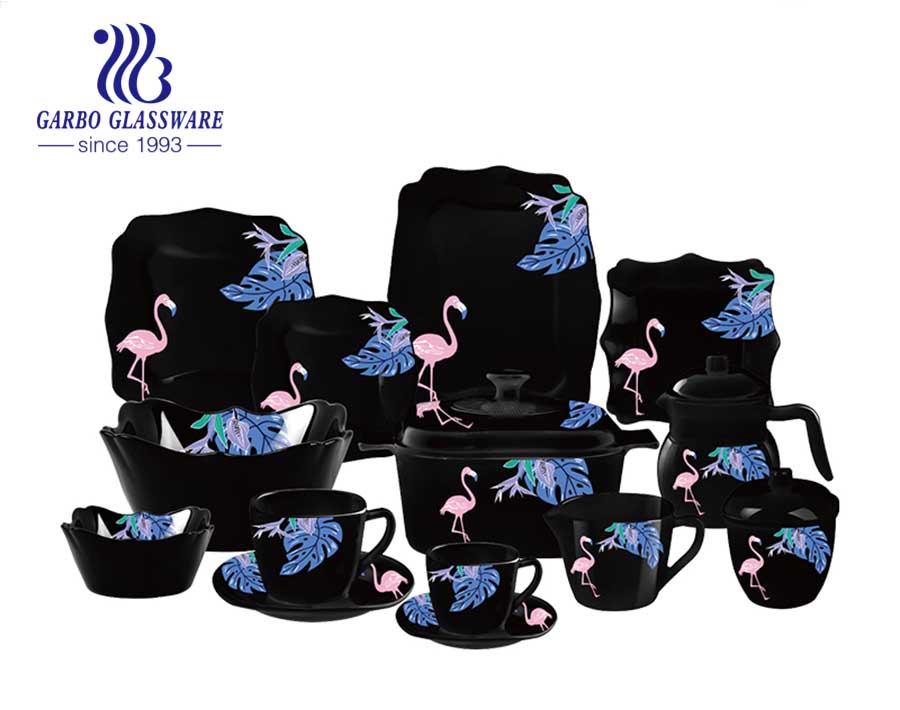 Schwarzes Set aus gehärtetem Opalglas mit 58 Stück und beliebten Flamingo-Designs