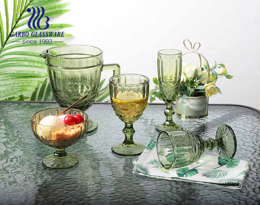 كأس زجاجي للشرب بلون أخضر كلاسيكي مع جودة عالية لشرب حفلات الفندق