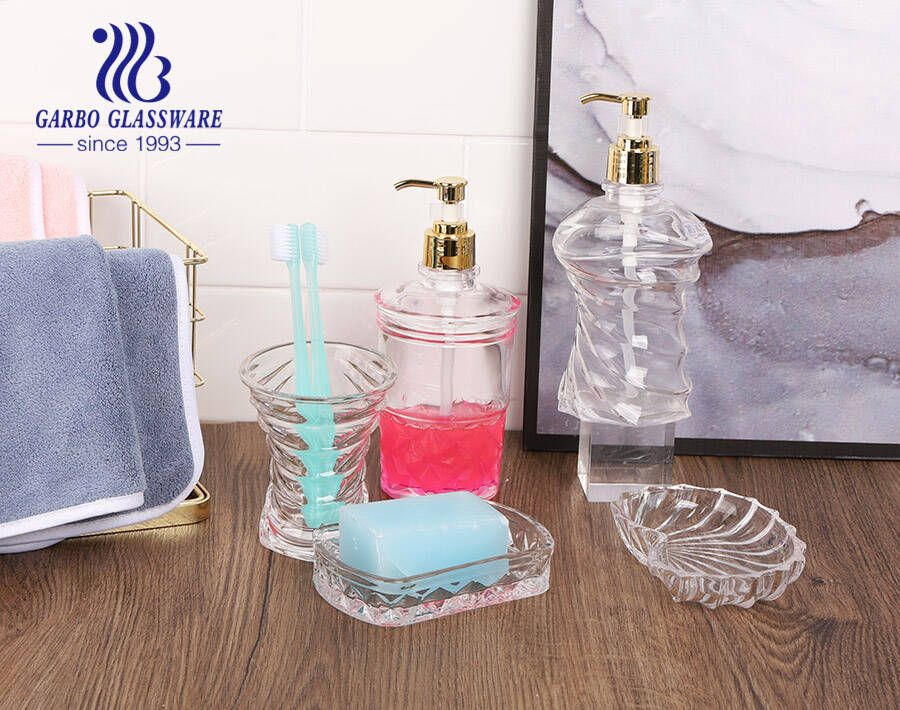 Ensemble d'accessoires de salle de bain en verre d'hôtel de marque Garbo pour vos choix et bienvenue pour commander