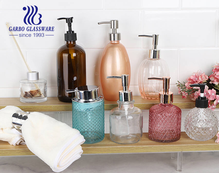 Ensemble d'accessoires de salle de bain en verre d'hôtel de marque Garbo pour vos choix et bienvenue pour commander