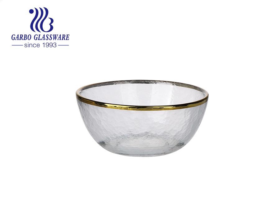 وعاء حلوى فواكه من الحبوب الزجاجي بتصميم موجة عالية بيضاء مقاس 5.5 بوصة مع حافة ذهبية