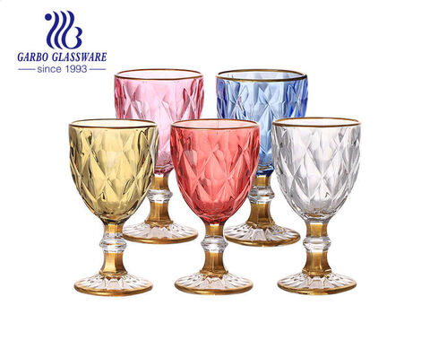 Verres à pied en verre de couleur en spray 10 oz et bord doré pour boire du vin et du jus