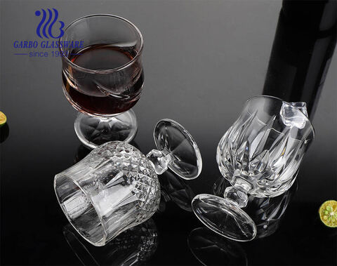 Vente chaude 220 ml 7 oz whisky verre à vin gobelet verres à pied dans un nouveau motif engeave