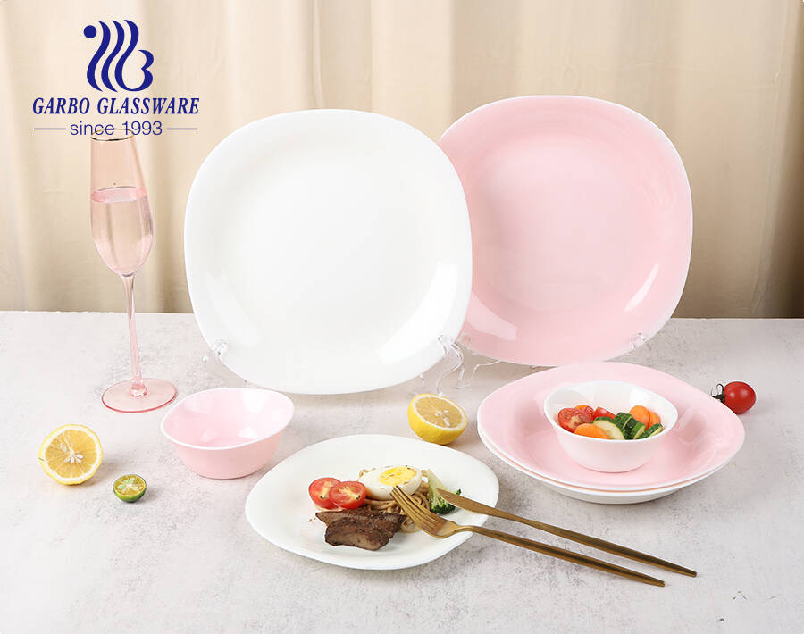 Assiette en verre de forme carrée de luxe avec décor de couleur rose pour collations apéritif restaurant de fête à la maison