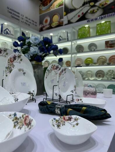 Erkundung der Kunst und Geschichte handgefertigter chinesischer Glaswaren