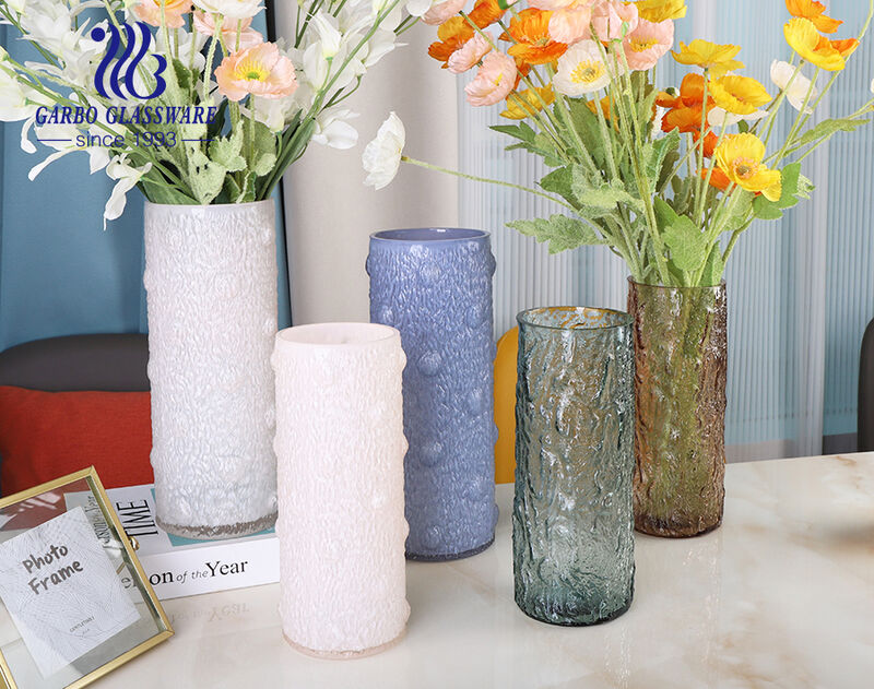 Die Wahl der perfekten Blumenvase aus Glas für eine atemberaubende Heimdekoration
