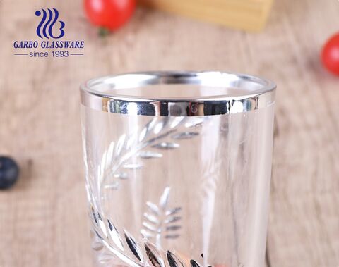 Tasse à thé en verre de luxe en relief doré et argenté