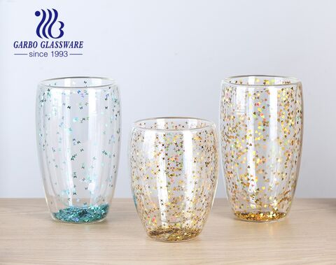 Garbo Glassware の二重壁ガラス カップ、プロモーション用の紙吹雪付き