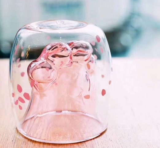 Eight Glass Cups Help You To Spend Cruel Summer Time
