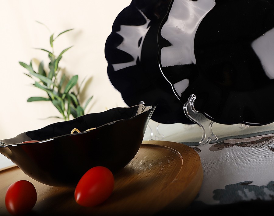Why are global high-end brands seeking black opal glass supply chains