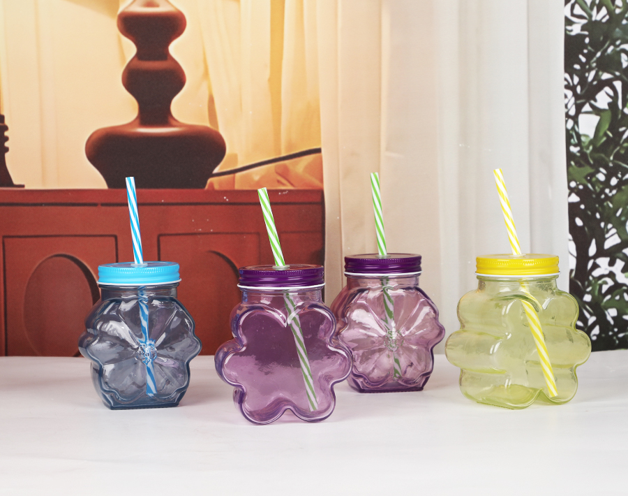 Trends Colored Straw Cup Cheap Glass Bottle In Flower Shape