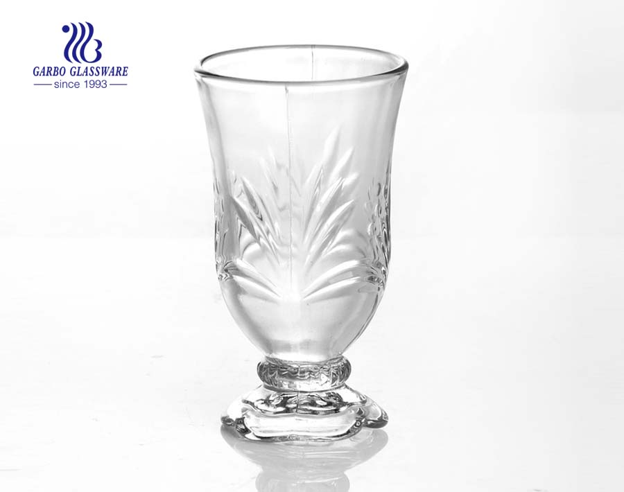 Gobelet en verre de 5 oz avec tige pour le mariage à l'aide