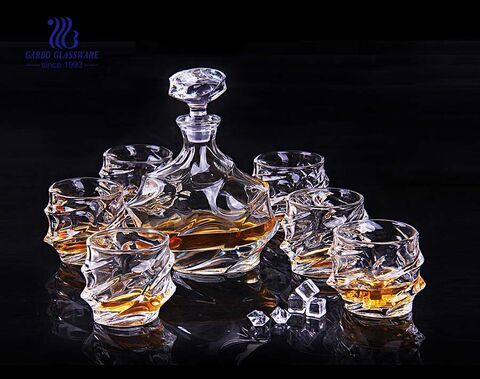 glass whiskey decanter with stopper