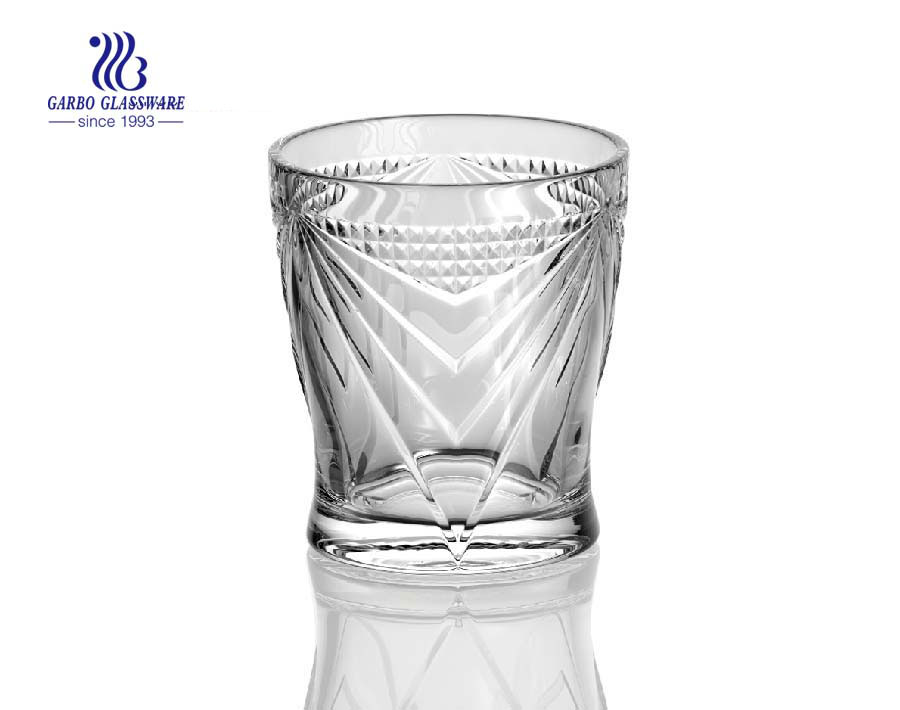 Hot new arrival glass whisky tumblers with new designs 