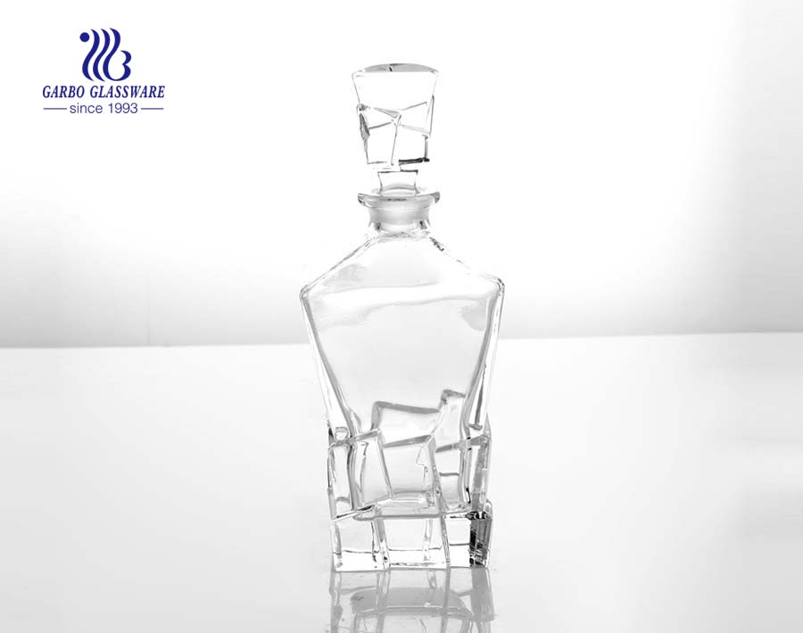 Garrafa decanter de vidro irregular de 800 ml