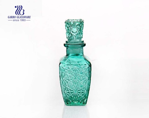 440ml green colored cheap price glass decanter with lid 