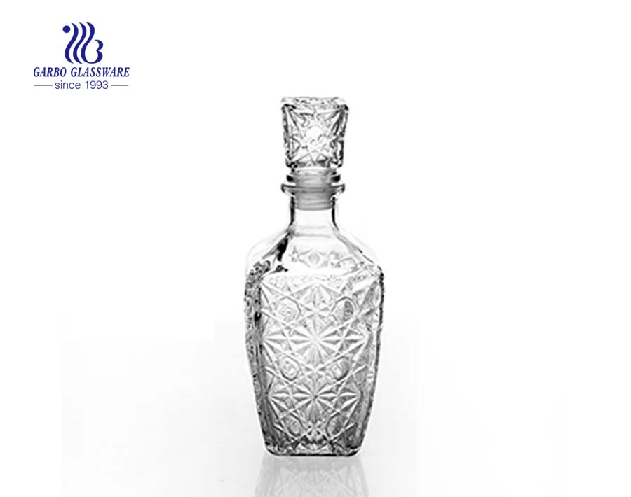 China Yellow Cheap Price Gift Glass Decanter