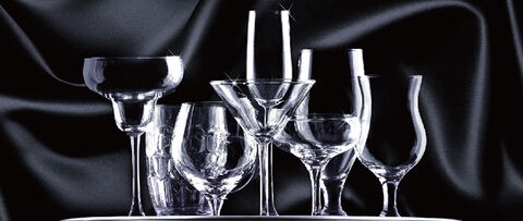 How to distinguish crystal cups from glasses