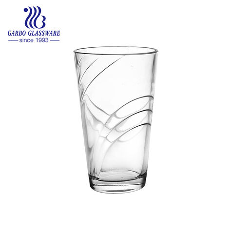 7 Unzen Wasser und Saft trinken gepresste Glasschale