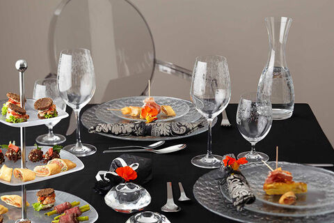 What kind of glasswares can help you catch your love in Qixi Festival ?