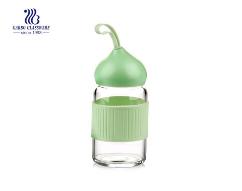 Botella de agua de vidrio Pyrex Lovely verde de 280 ml con funda protectora