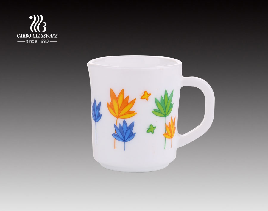 Caneca de chá de vidro opala de 240 ml com decalques de flores