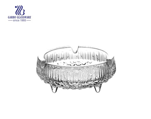 リビングルーム用の土台と溝のある透明なガラス灰皿