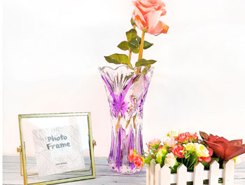 Come on friend ! Come and pick a beautiful vase and take it home