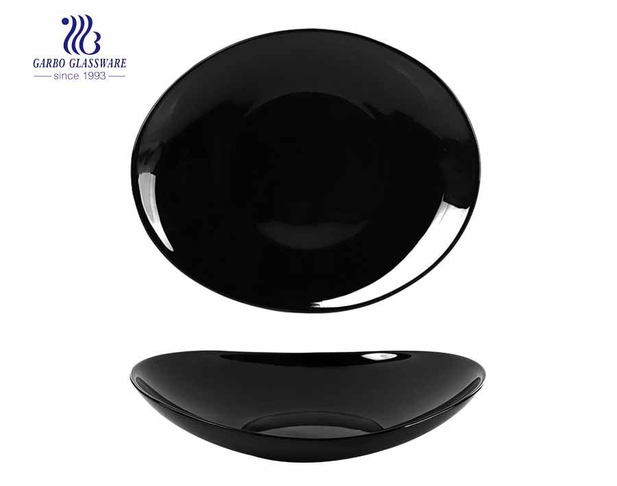 Assiette en verre opale noire design spécial vaisselle