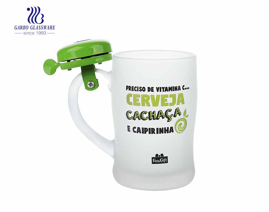 Taza de vidrio de 22 oz para beber cerveza con mango de vidrio con precio barato