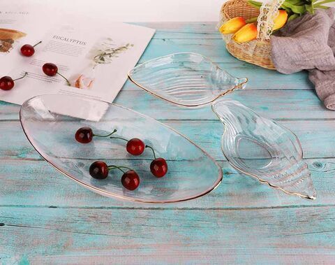 Boat shaped solid glass plate 