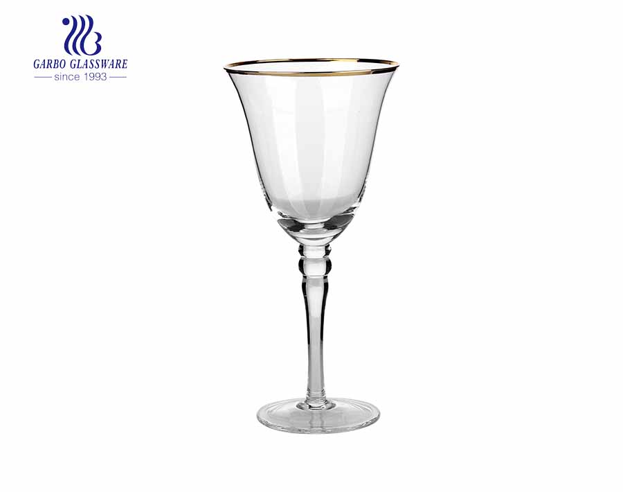 Verre à vin en verre transparent 14 oz Absinthe la muse avec corps carré et monture en or