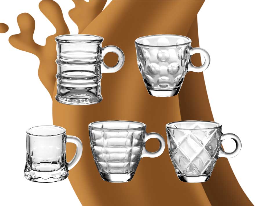 تصميم شعار طباعة أكواب القهوة الزجاجية في فنجان قهوة كابتشينو