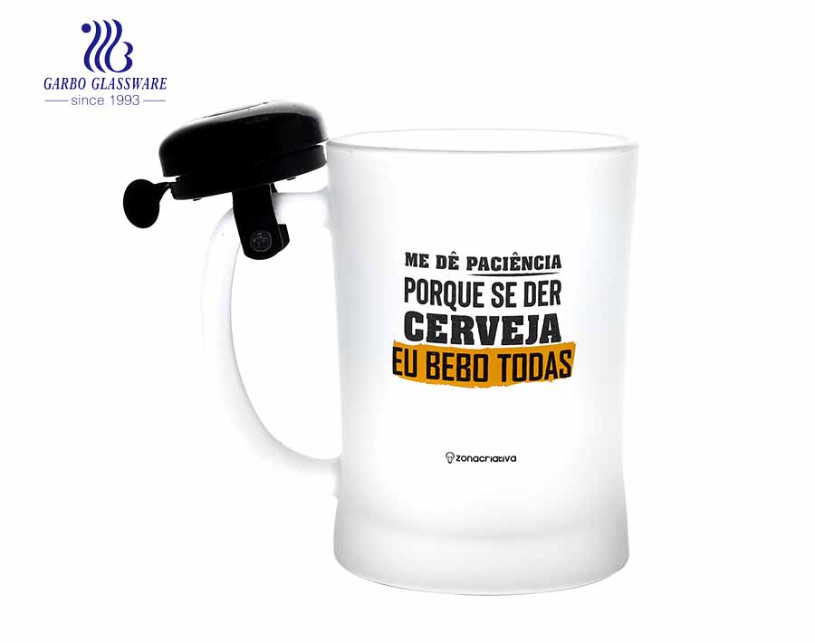 Brasil ondulado caneca venda quente forma de caveira caneca de cerveja de vidro