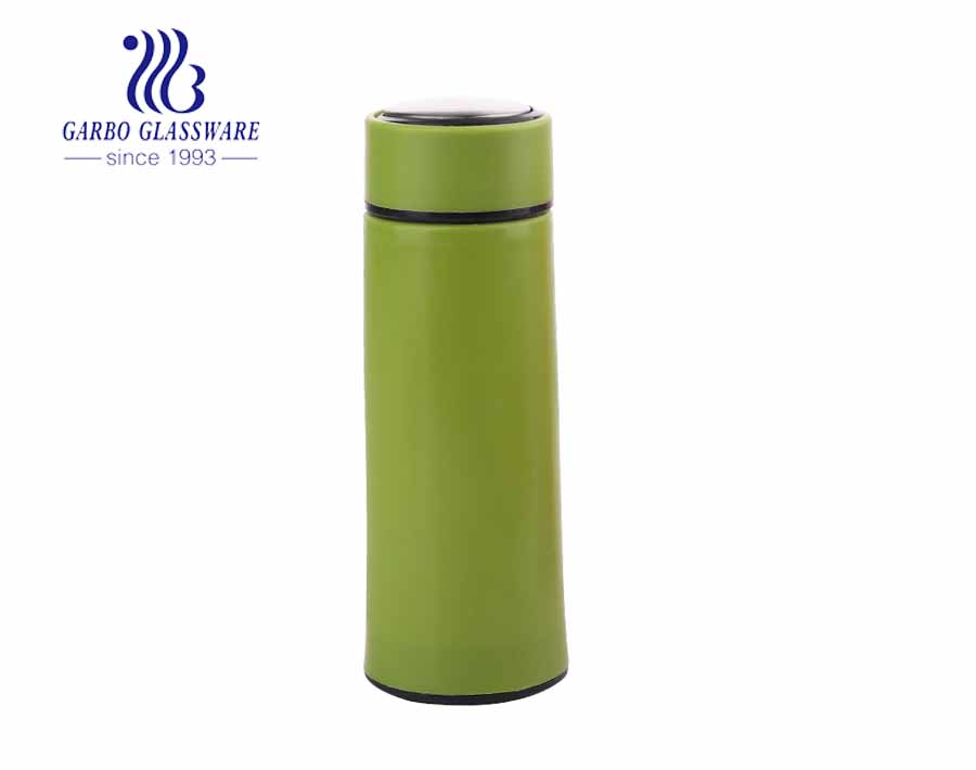 Cheap popular 420ml glass water bottle with colorful plastic sleeve