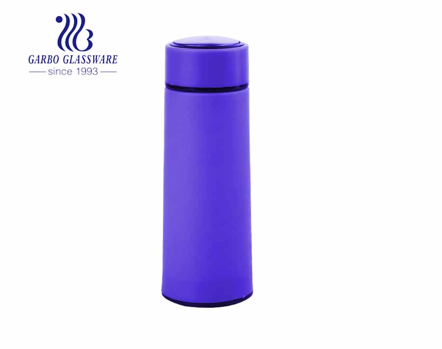 Cheap popular 420ml glass water bottle with colorful plastic sleeve