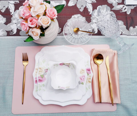 Which style of fancy dinner set do you prefer