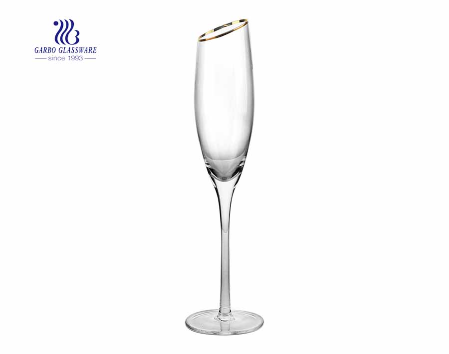 Wholesale customized 20 ounces cheap red wine glasses with gold rim on the oblique mounth 