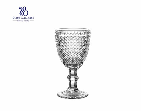 Bicchieri da vino classici in cristallo Stuart da 10.56 once Design con taglio a diamante