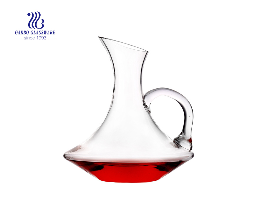 Decantador de vidrio de vino tinto en forma de U de 2.1 litros Decantador en forma de pingüino soplado a mano