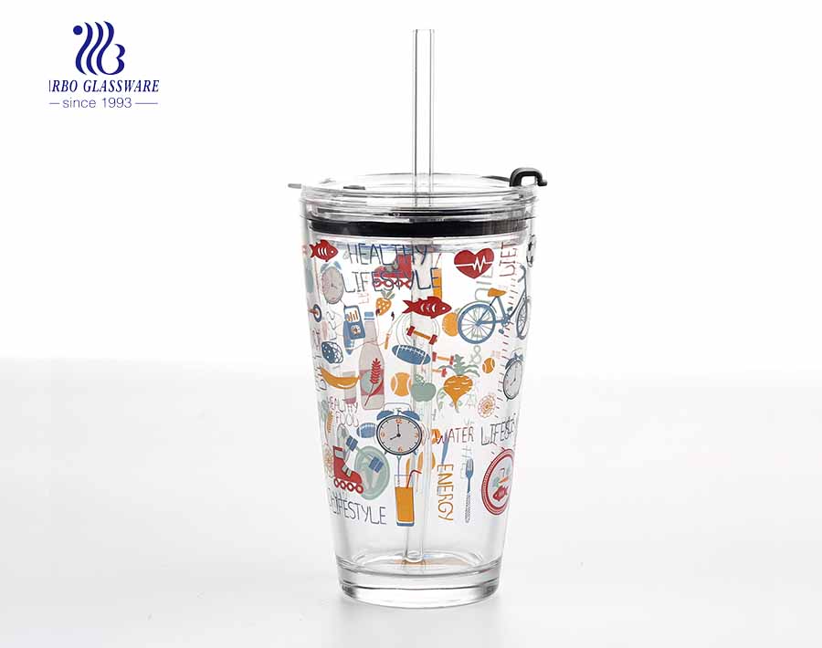 Grand gobelet en verre en forme de V de 16 oz avec couvercle et paille en verre