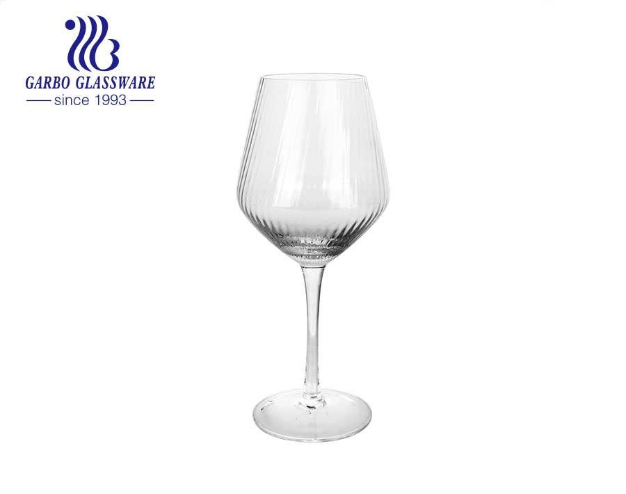 Verre à vin de style le plus récent de prix d'usine de 8.66 oz pour gobelet en verre promotionnel de mariage