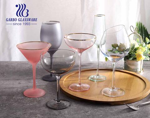 9.5OZ Amazon best seller Verre à pied en verre écologique décoratif avec verre à vin à jante en or design personnalisé plus récent gobelet en verre de style