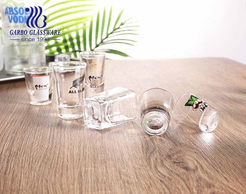 Copo de vidro soju estilo coreano de 2 onças com designs personalizados de impressão de vidro