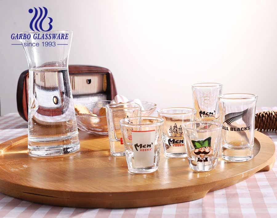 Copo de vidro soju estilo coreano de 2 onças com designs personalizados de impressão de vidro